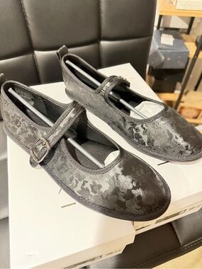 Tahari Black Floral Jacquard Mary Jane Flats